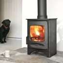 Stylowy, wolnostojący piec na drewno C-Six firmy Charnwood